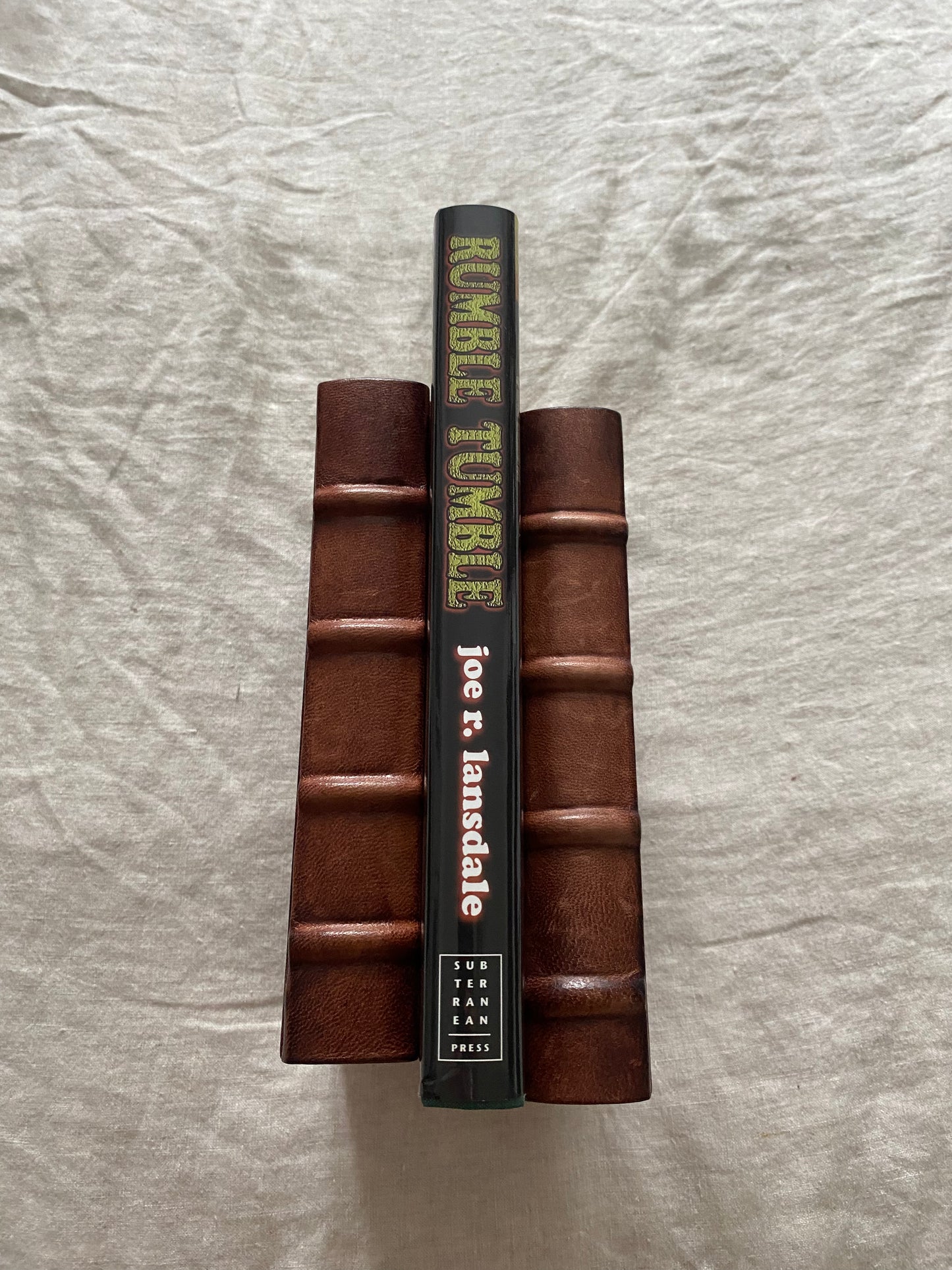 Rumble Tumble (Hap & Leonard Series #5) [No. 77 of 400]