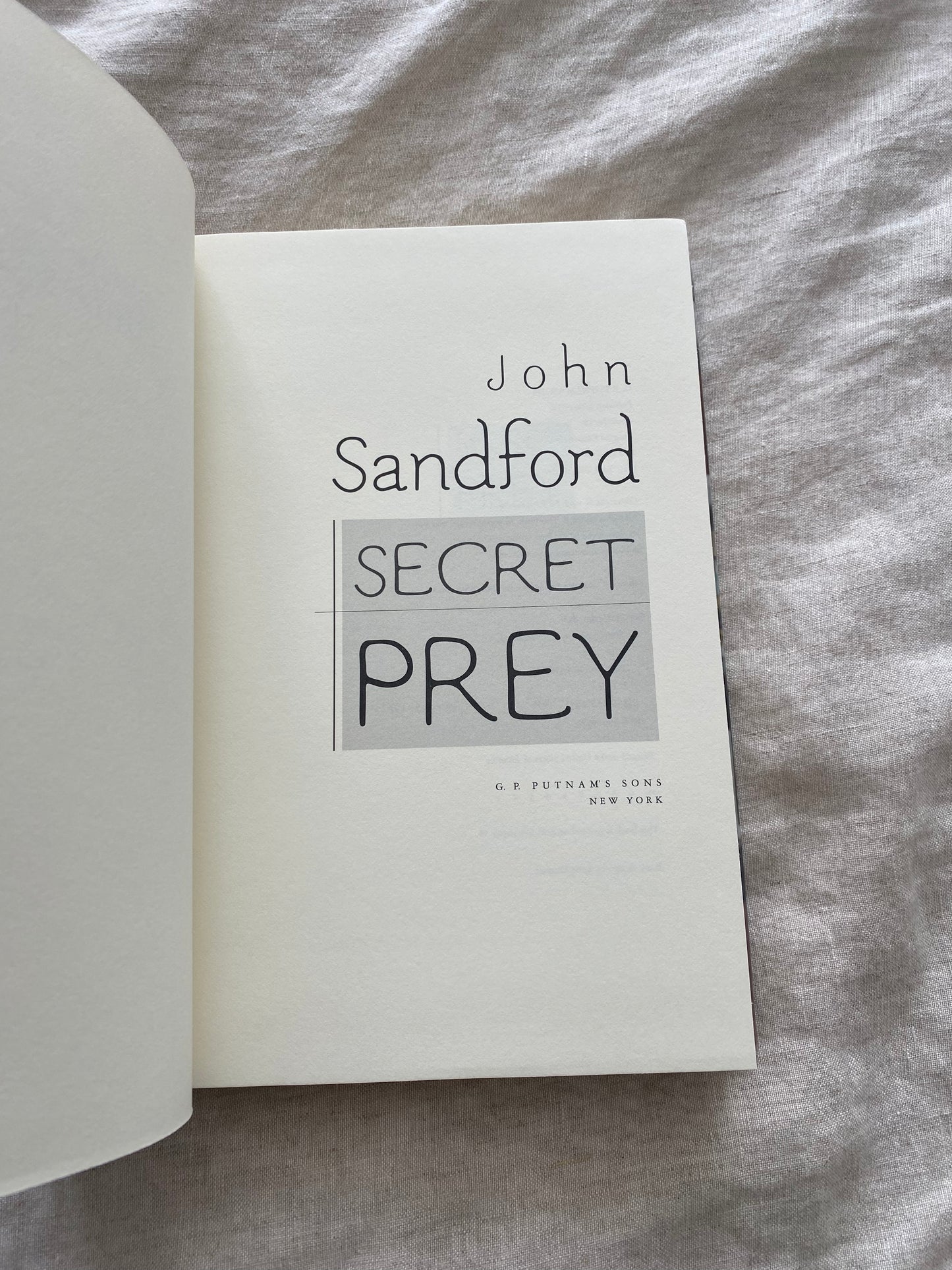 Secret Prey (Lucas Davenport Series #9)