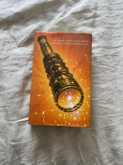 The Amber Spyglass (His Dark Materials Series #3)