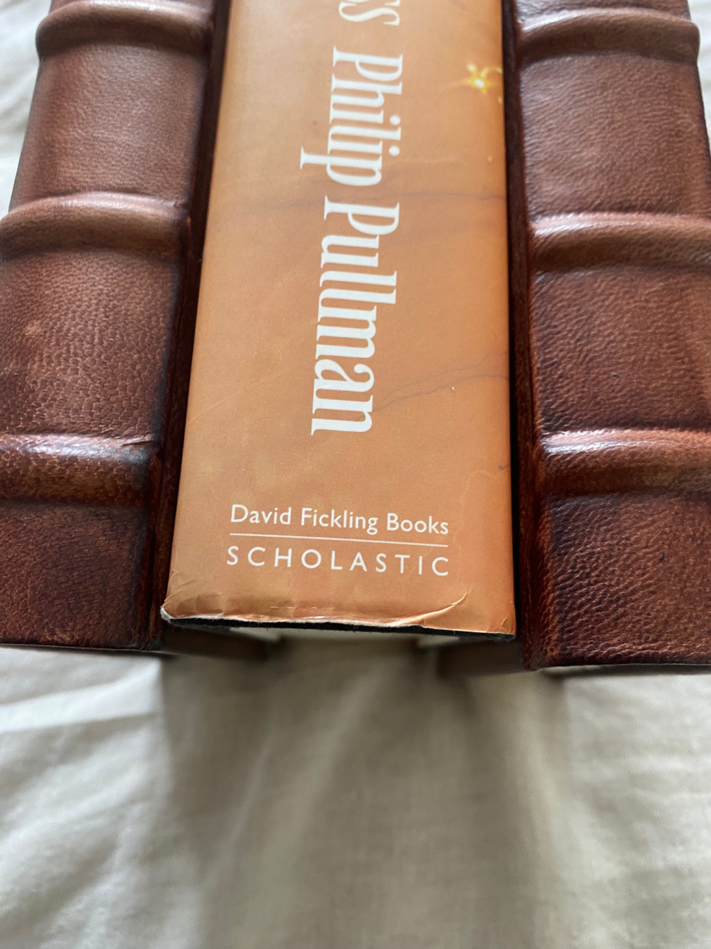 The Amber Spyglass (His Dark Materials Series #3)