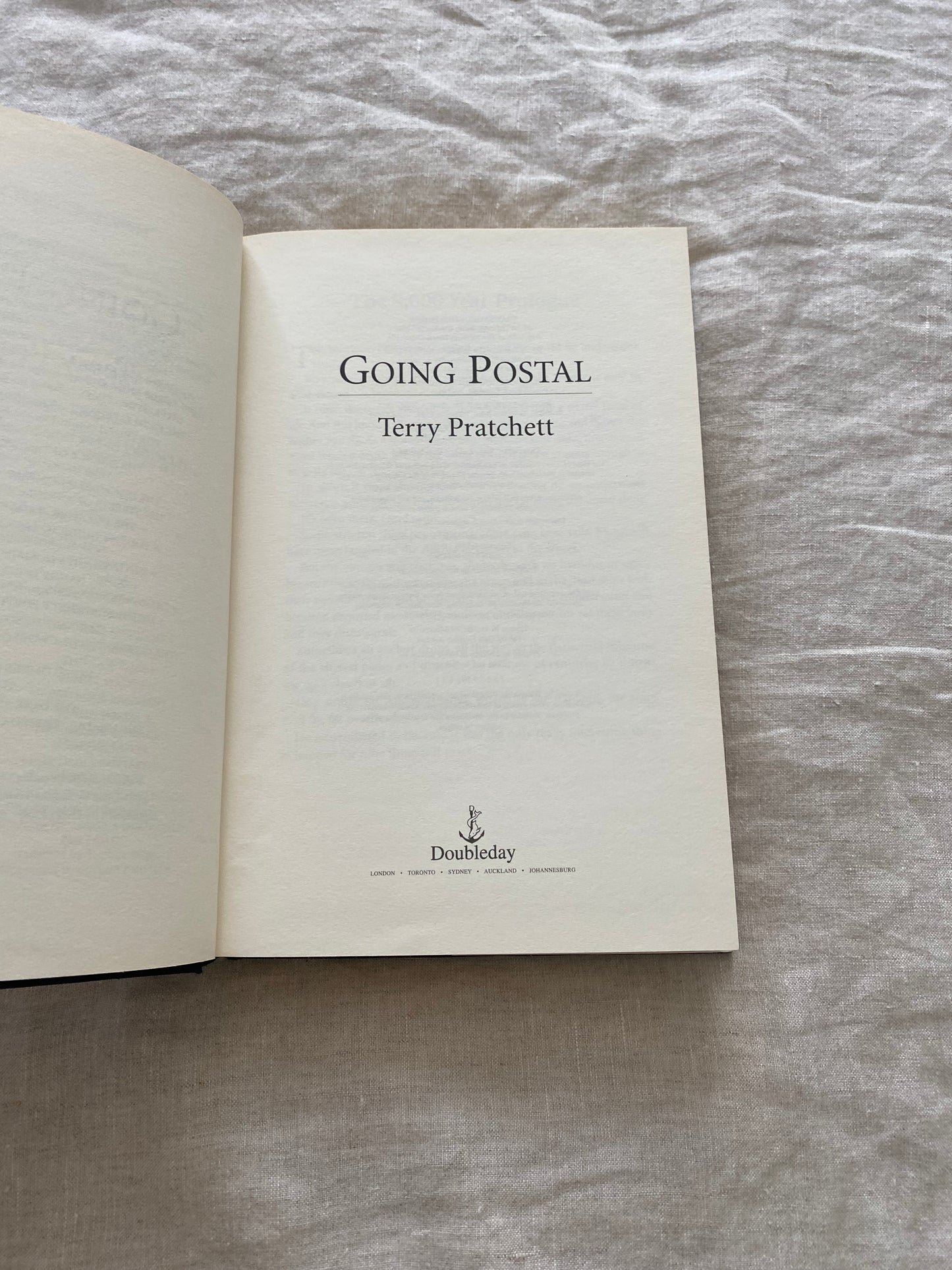Going Postal (Discworld Series #33, Moist von Lipwig Series #1)