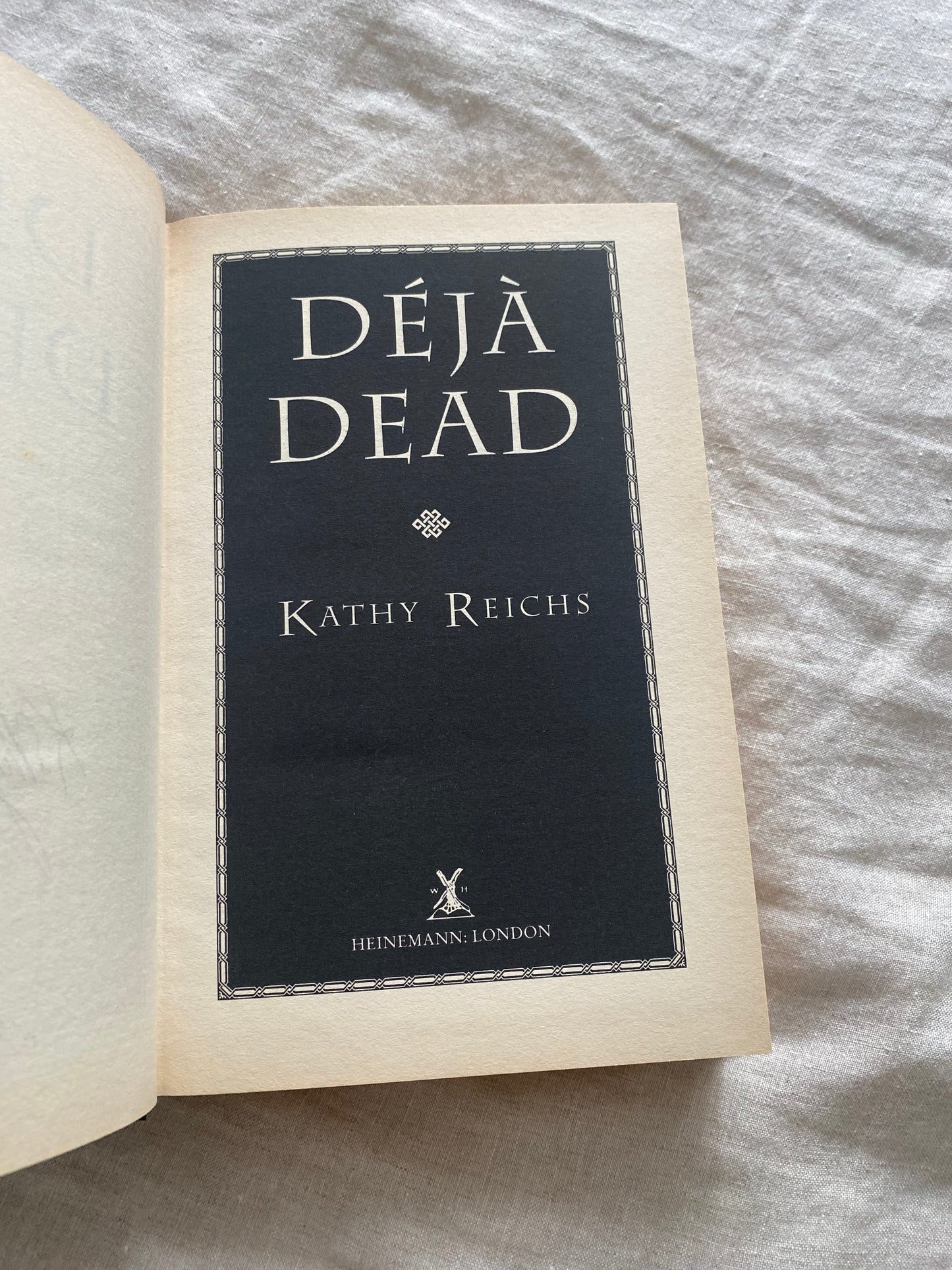 Déjà Dead (Temperance Brennan Series #1)