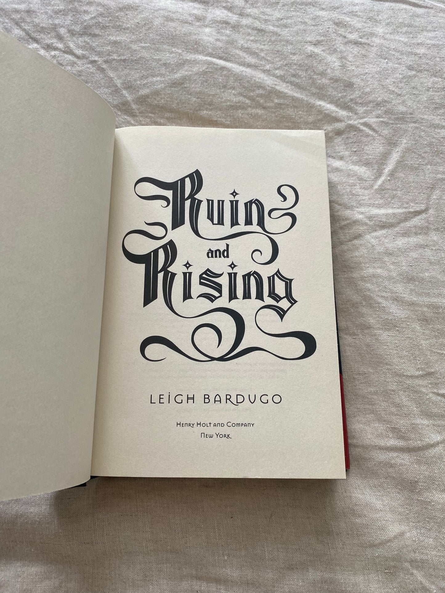 Ruin and Rising (The Shadow and Bone Trilogy #3)