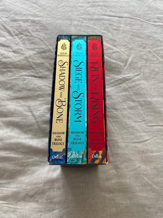 Shadow and Bone Trilogy Boxed Set (The Grishaverse Series #1-3)
