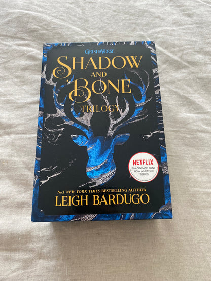Shadow and Bone Trilogy Boxed Set (The Grishaverse Series #1-3)