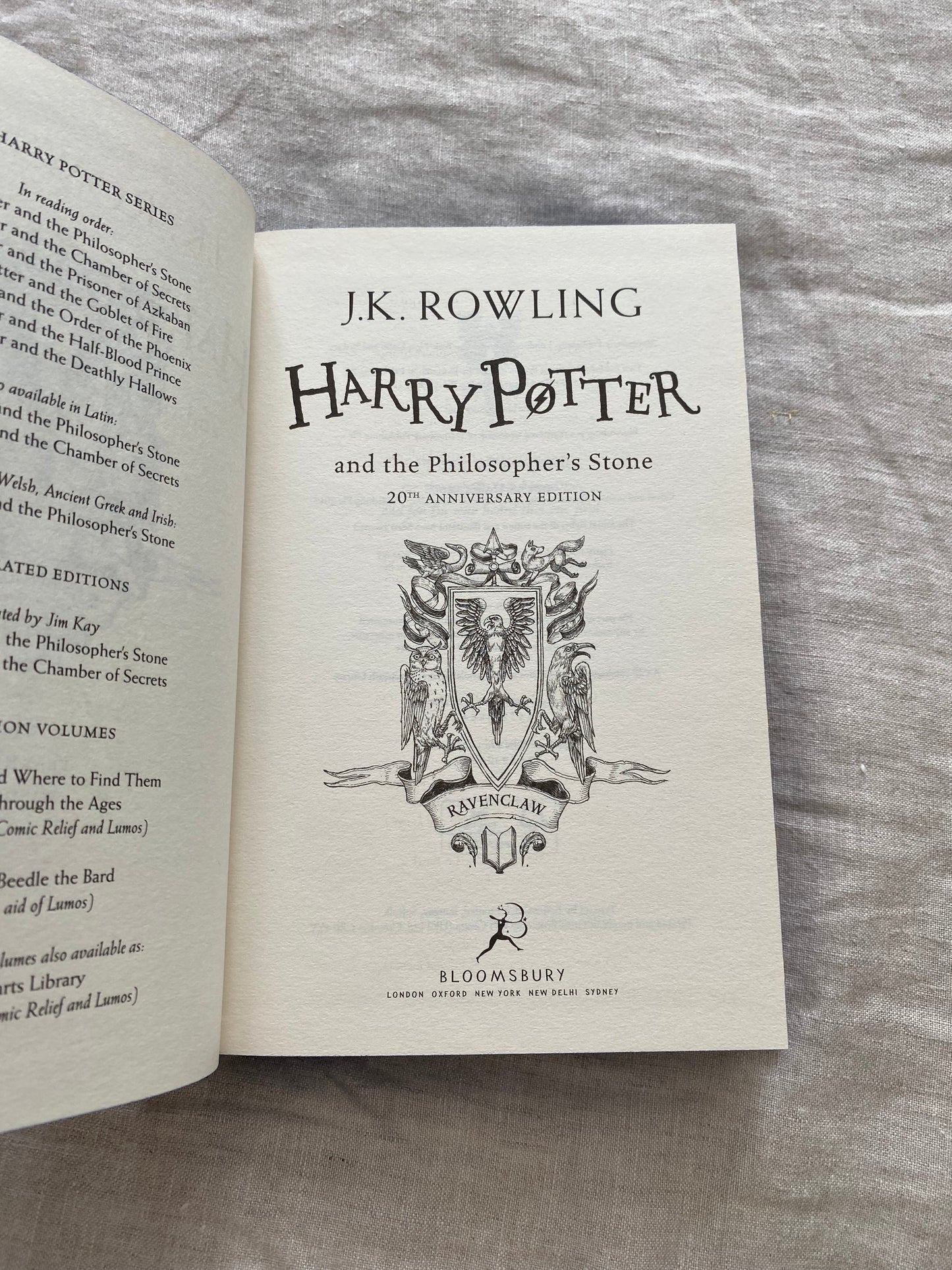 Harry Potter and the Philosopher's Stone - Ravenclaw Edition (Harry Potter House Editions)