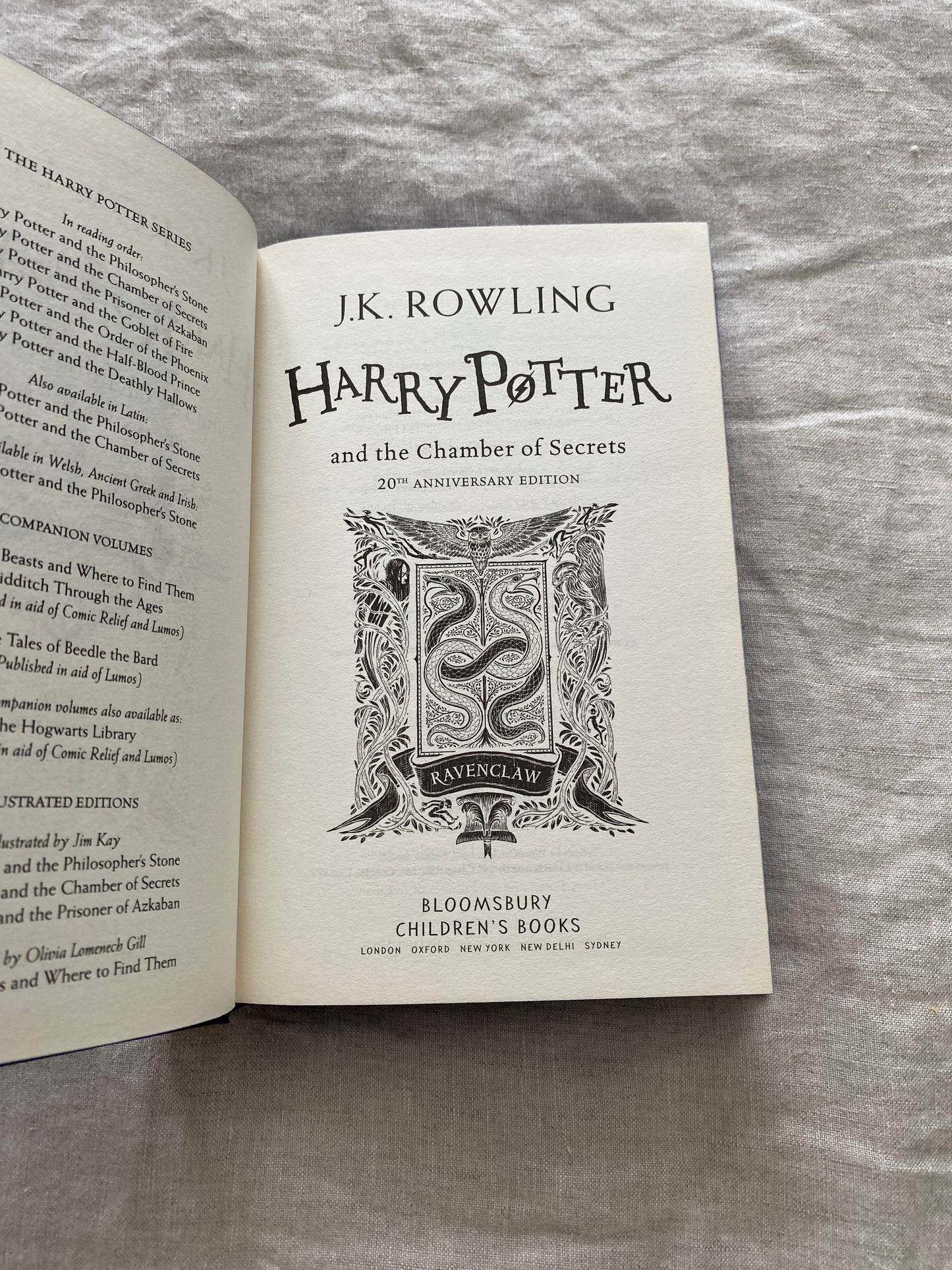 Harry Potter and the Chamber of Secrets - Ravenclaw Edition (Harry Potter House Editions)
