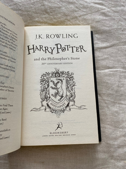Harry Potter and the Philosopher's Stone - Hufflepuff Edition (Harry Potter House Editions)