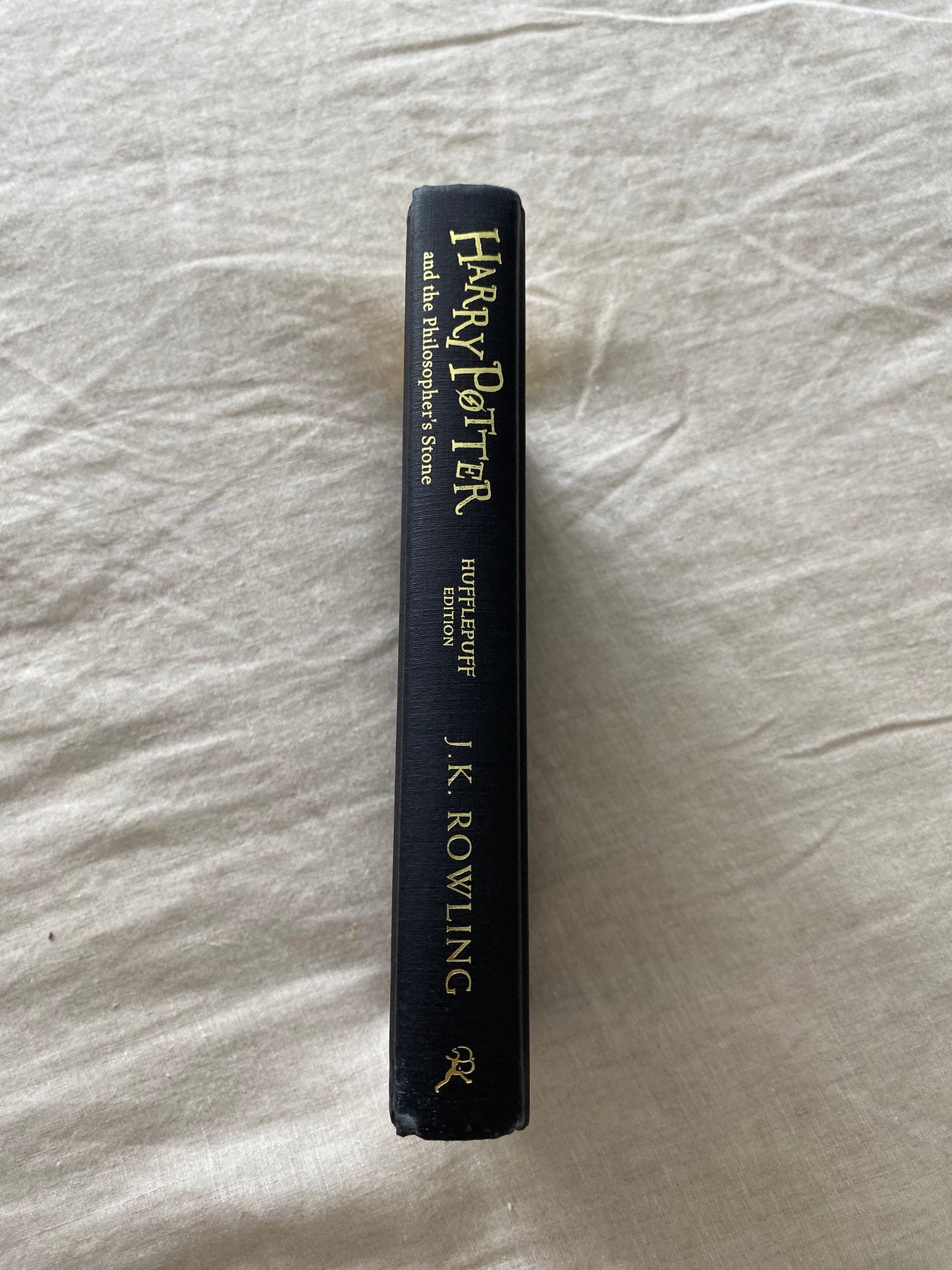Harry Potter and the Philosopher's Stone - Hufflepuff Edition (Harry Potter House Editions)