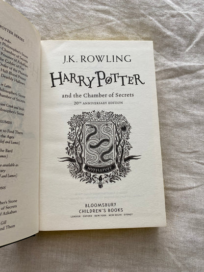 Harry Potter and the Chamber of Secrets - Hufflepuff Edition (Harry Potter House Editions)