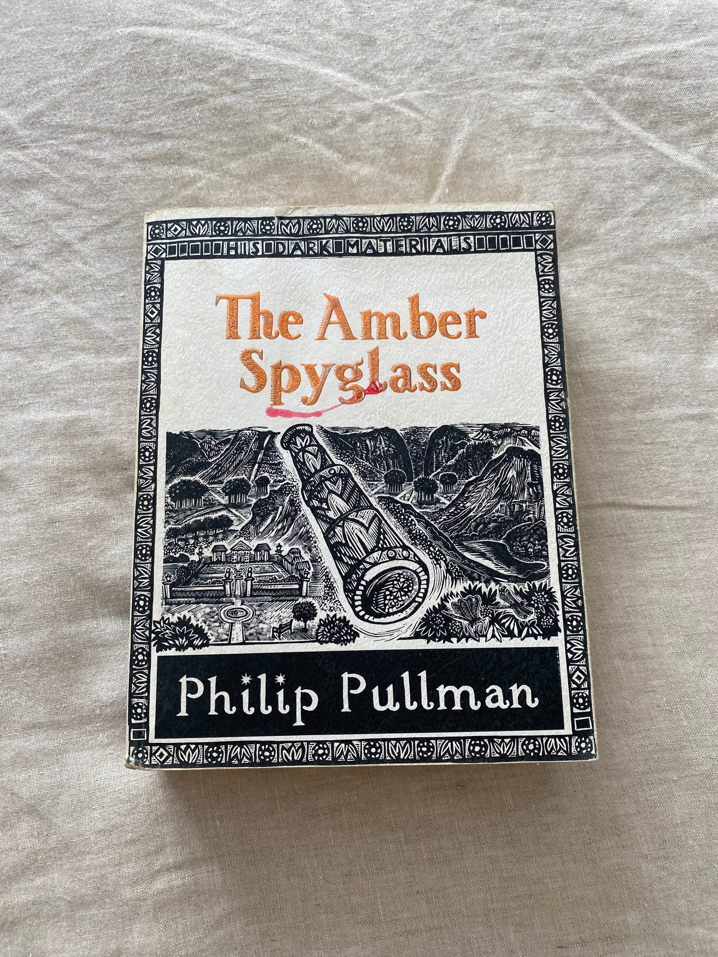 The Amber Spyglass Collector's Edition (His Dark Materials Series #3)