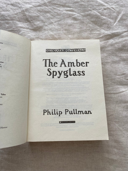 The Amber Spyglass Collector's Edition (His Dark Materials Series #3)