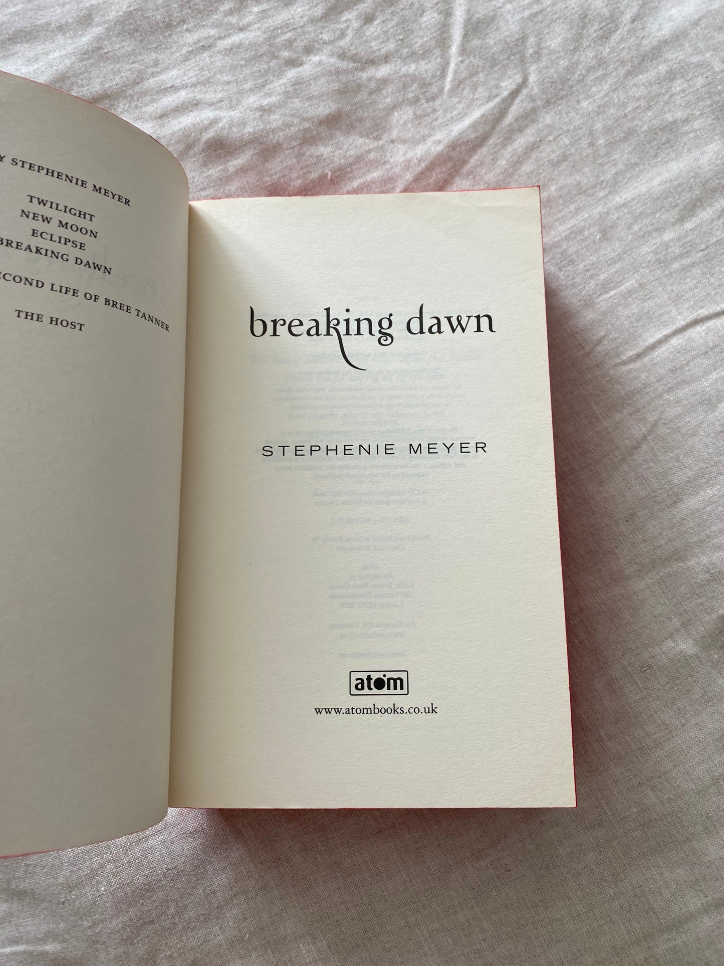 Breaking Dawn (The Twilight Saga #4)