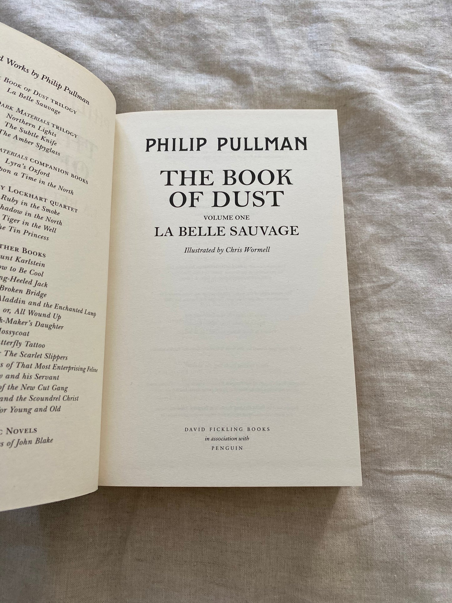 La Belle Sauvage (The Book of Dust Series #1)