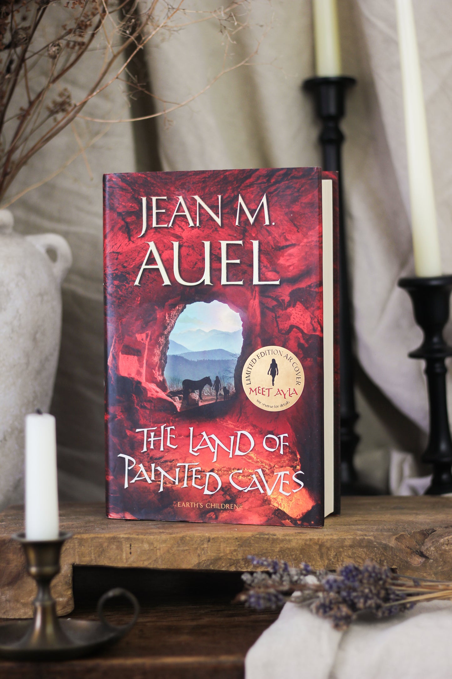 The Land of Painted Caves (Earth's Children Series #6)