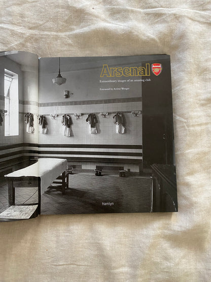 Arsenal: Extraordinary Images of an Amazing Club (Official Illustrated History)