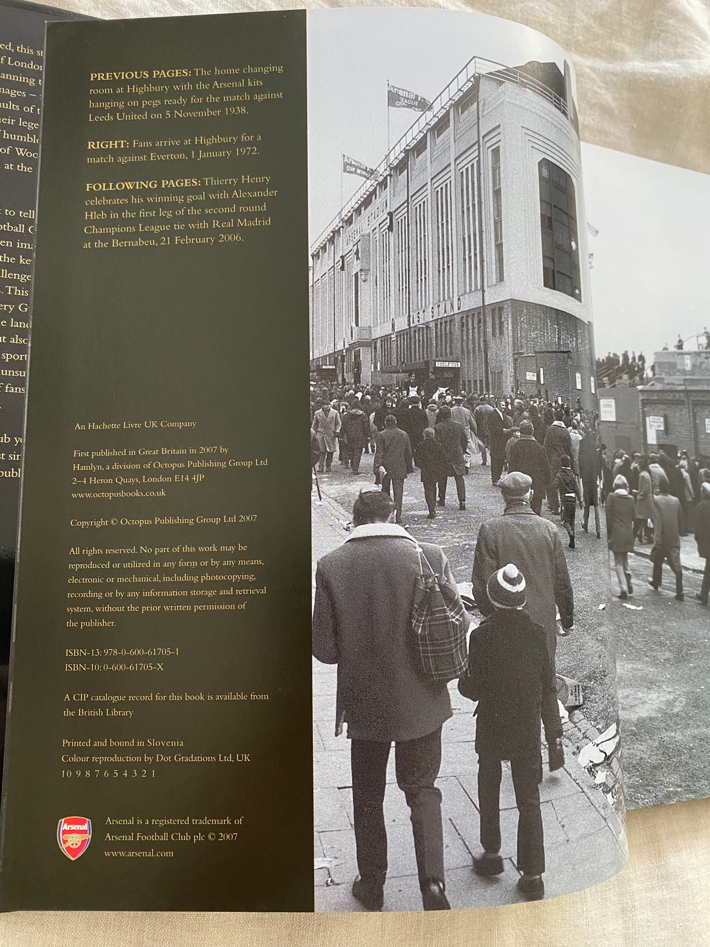 Arsenal: Extraordinary Images of an Amazing Club (Official Illustrated History)