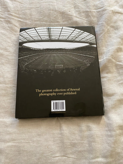 Arsenal: Extraordinary Images of an Amazing Club (Official Illustrated History)