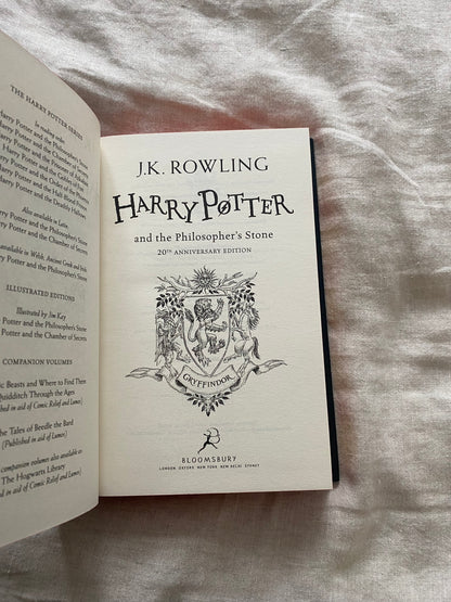 Harry Potter and the Philosopher's Stone - Gryffindor Edition (Harry Potter House Editions)