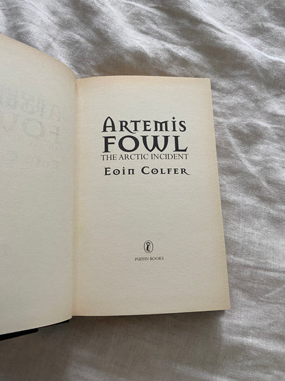 Artemis Fowl: The Arctic Incident (Artemis Fowl Series #2)