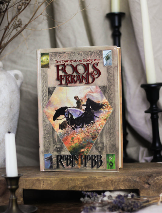 Fool's Errand (The Tawny Man Trilogy Book #1)