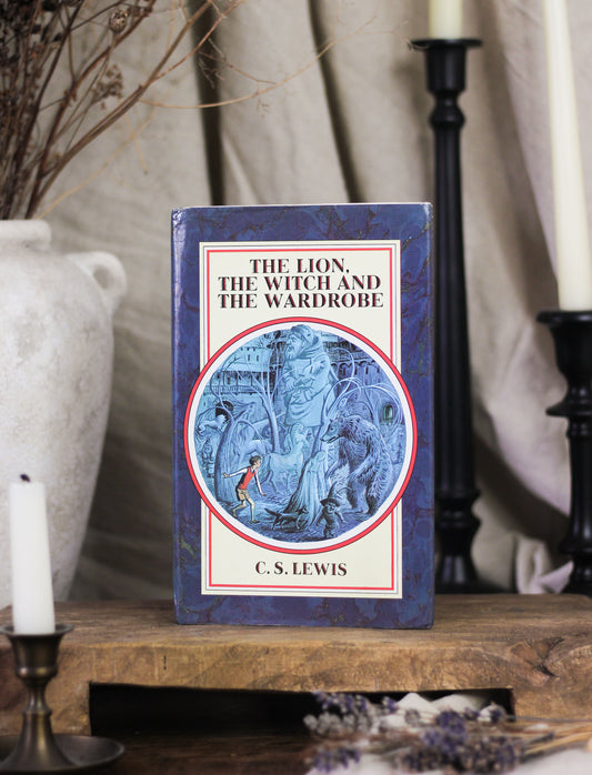 The Lion, the Witch and the Wardrobe (The Chronicles of Narnia Series #2)