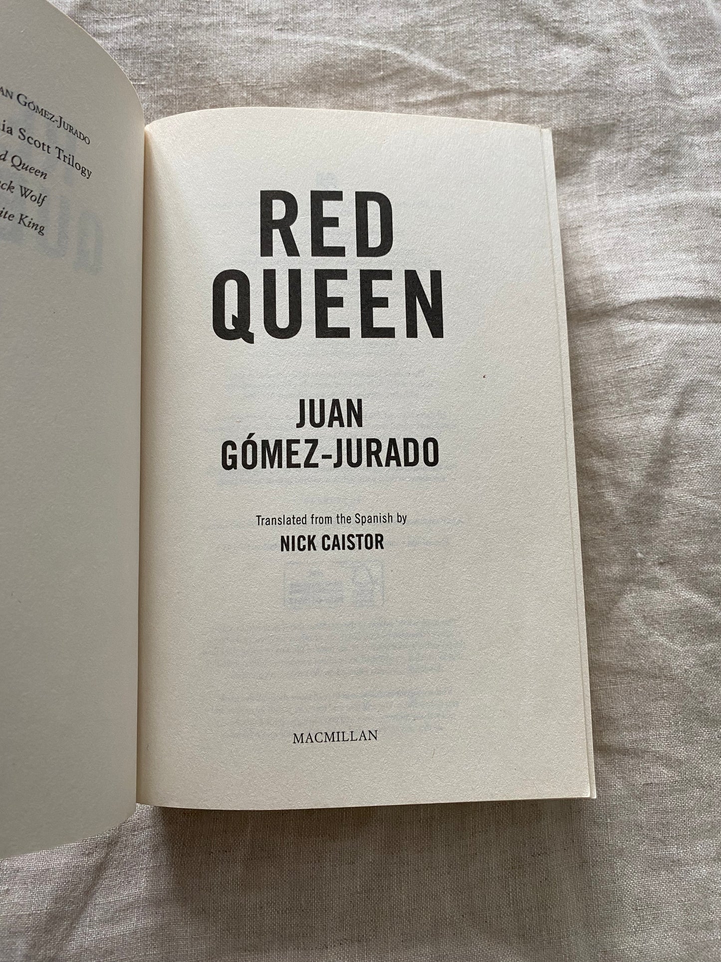 Red Queen (Antonia Scott Series #1)