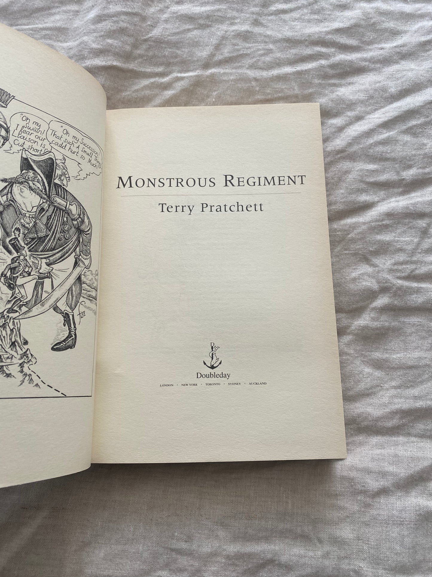 Monstrous Regiment (Discworld Series #31)