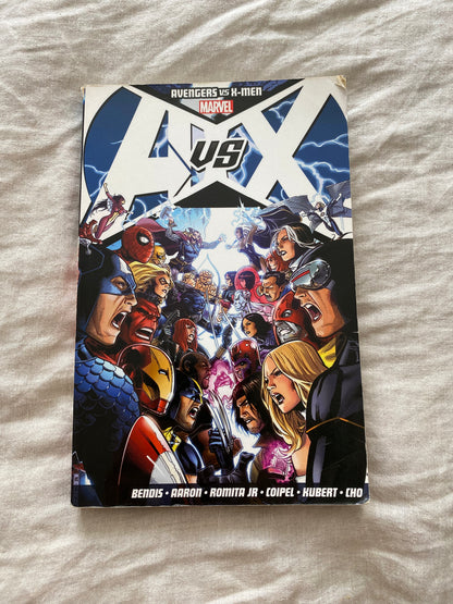 Avengers Vs. X-men Graphic Novel by Brian Michael Bendis (Marvel, 2012)