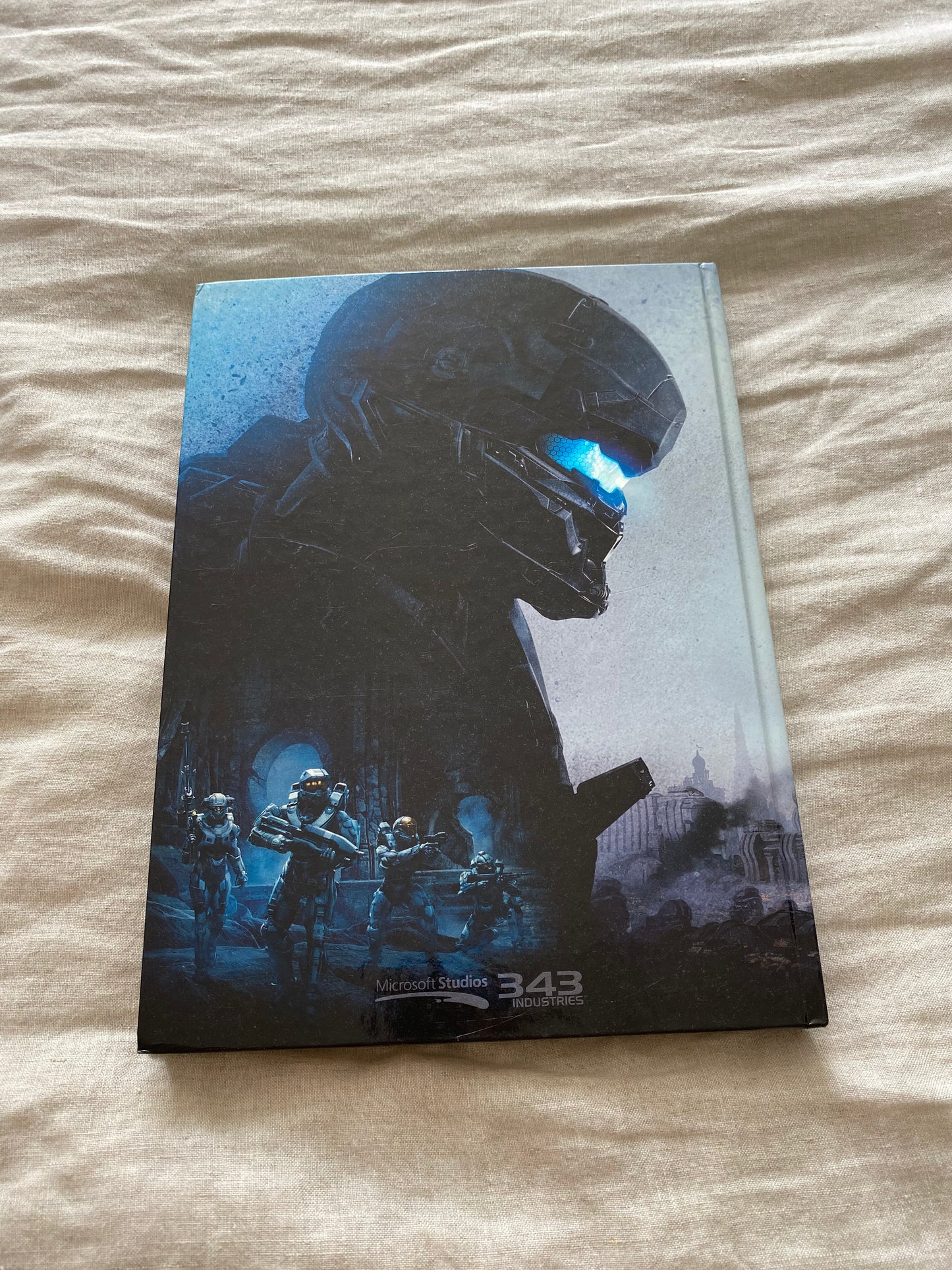Halo 5: Guardians - Collector's Edition Strategy Guide