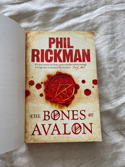 The Bones of Avalon (The John Dee Papers Series #1)