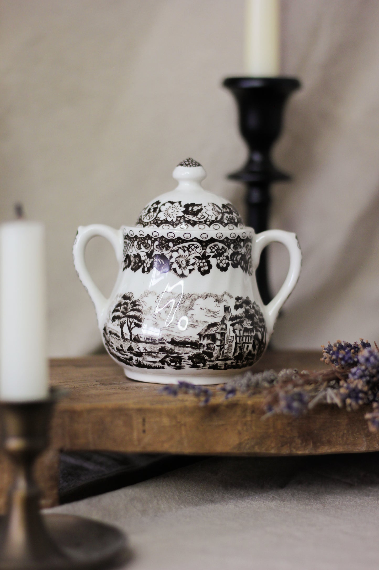 "Elizabethan Brown” Sugar Bowl