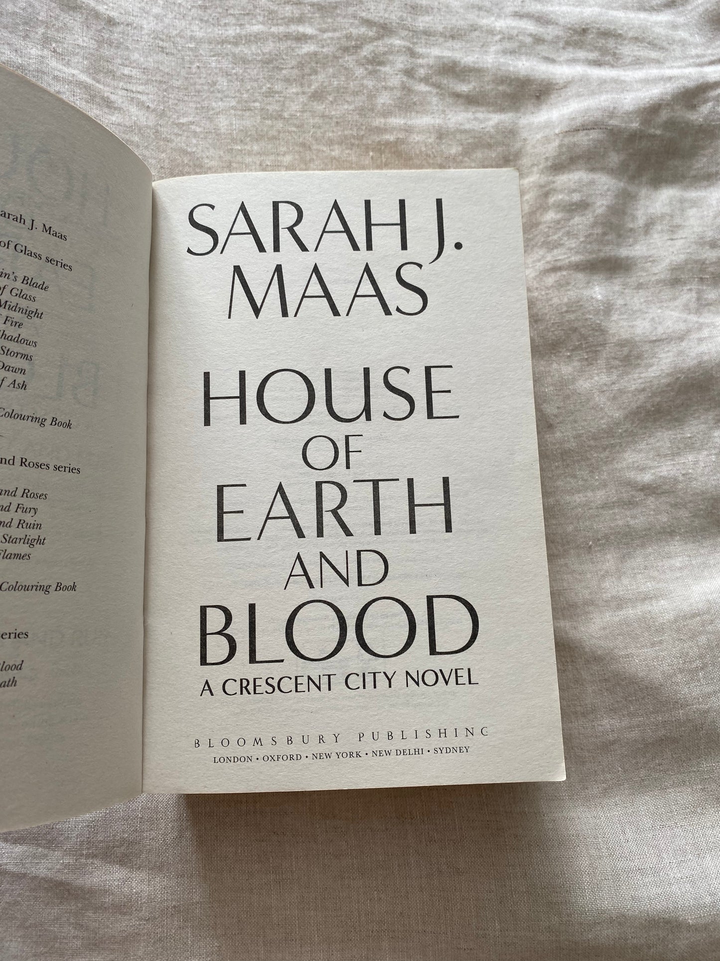 House of Earth and Blood (Crescent City Series #1)