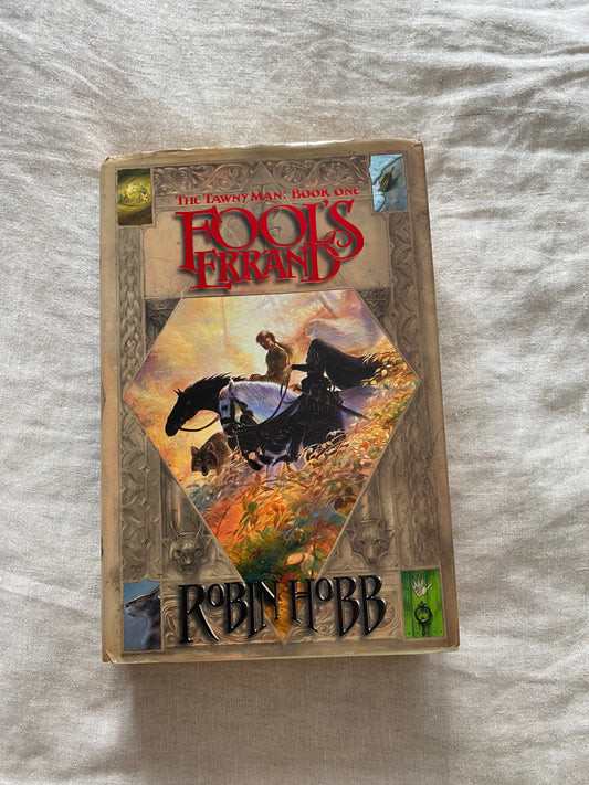 Fool's Errand (The Tawny Man Trilogy Book #1)