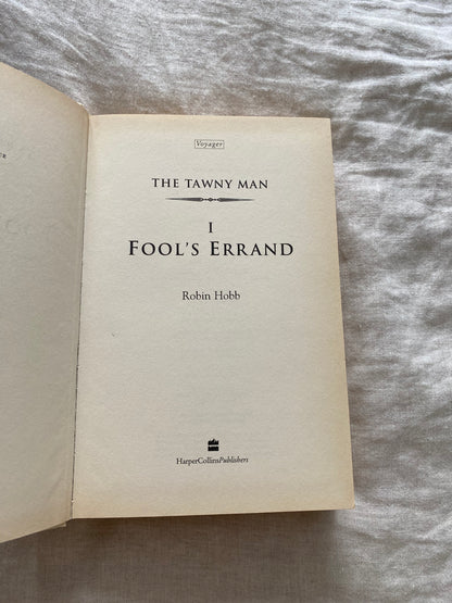 Fool's Errand (The Tawny Man Trilogy Book #1)