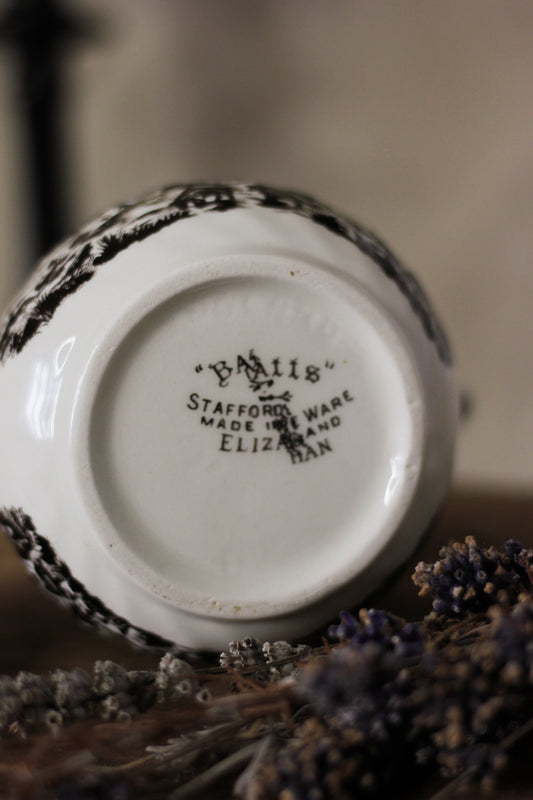 "Elizabethan Brown” Sugar Bowl