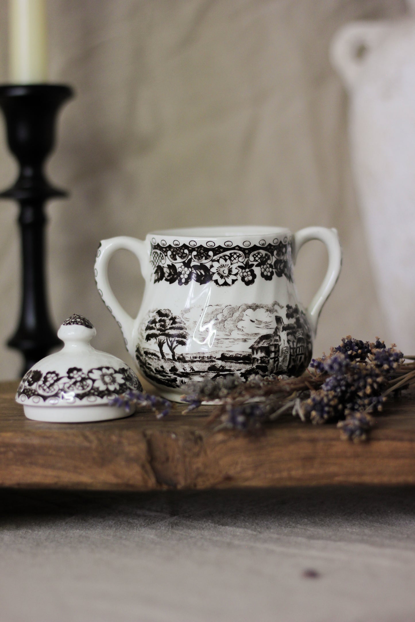 "Elizabethan Brown” Sugar Bowl