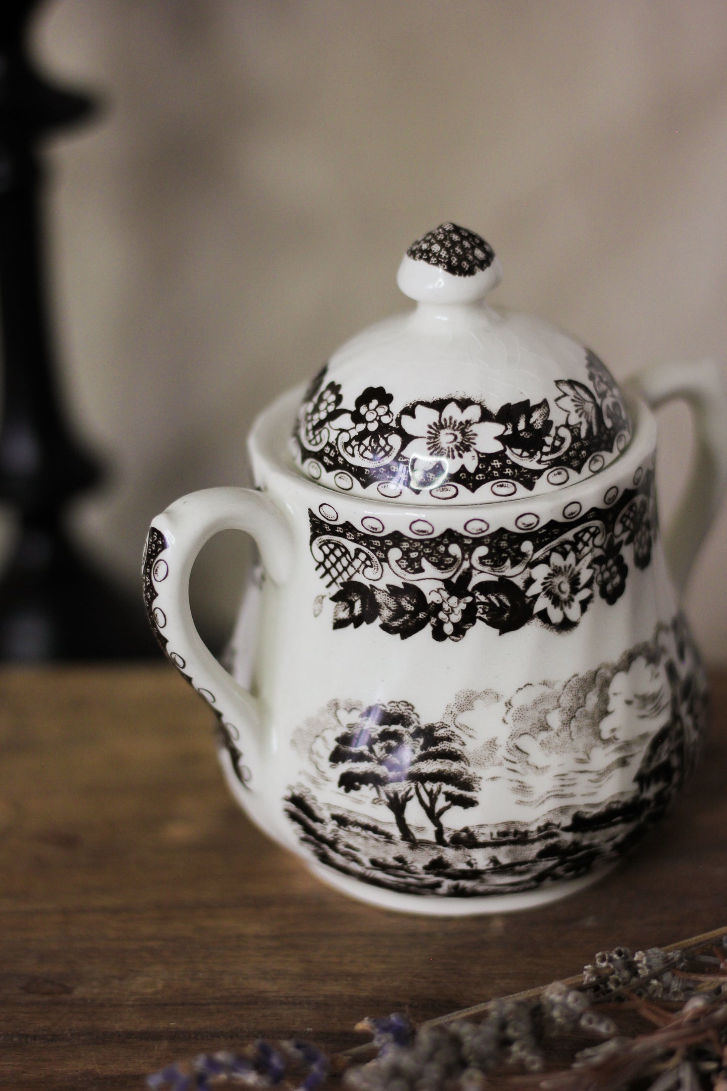 "Elizabethan Brown” Sugar Bowl