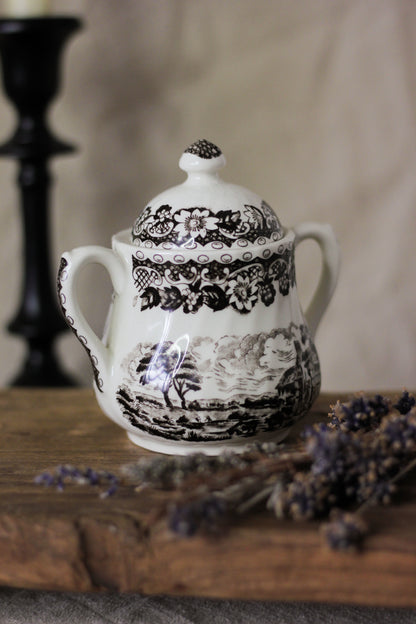 "Elizabethan Brown” Sugar Bowl