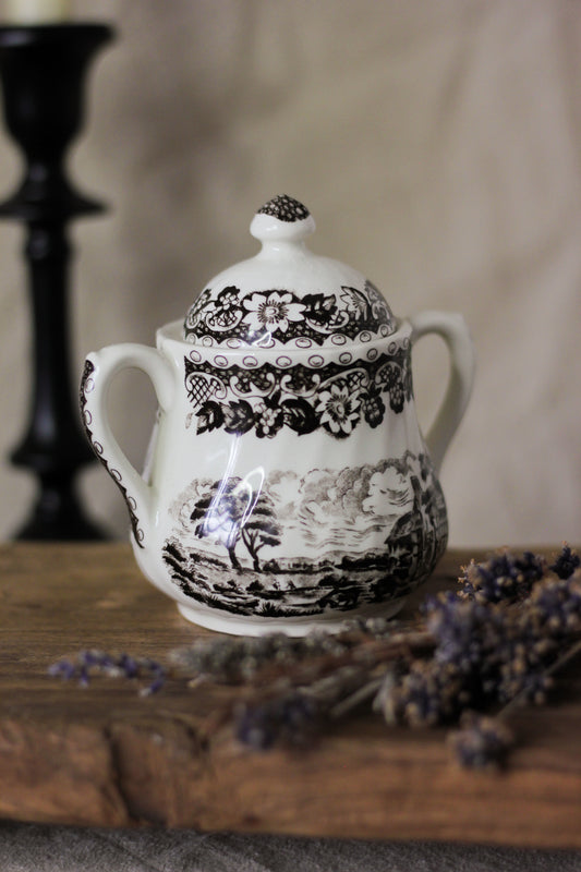 "Elizabethan Brown” Sugar Bowl