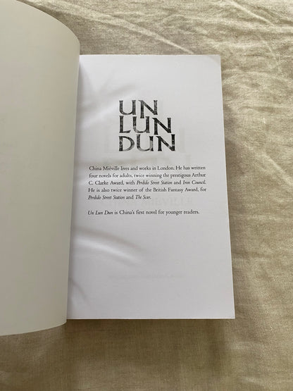 Un Lun Dun