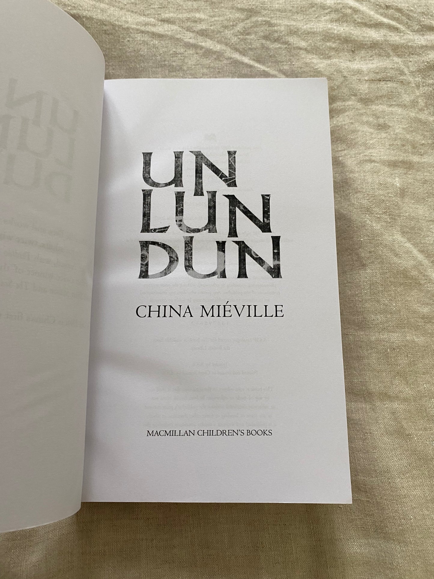 Un Lun Dun