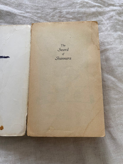 The Sword of Shannara (The Original Shannara Trilogy #1)