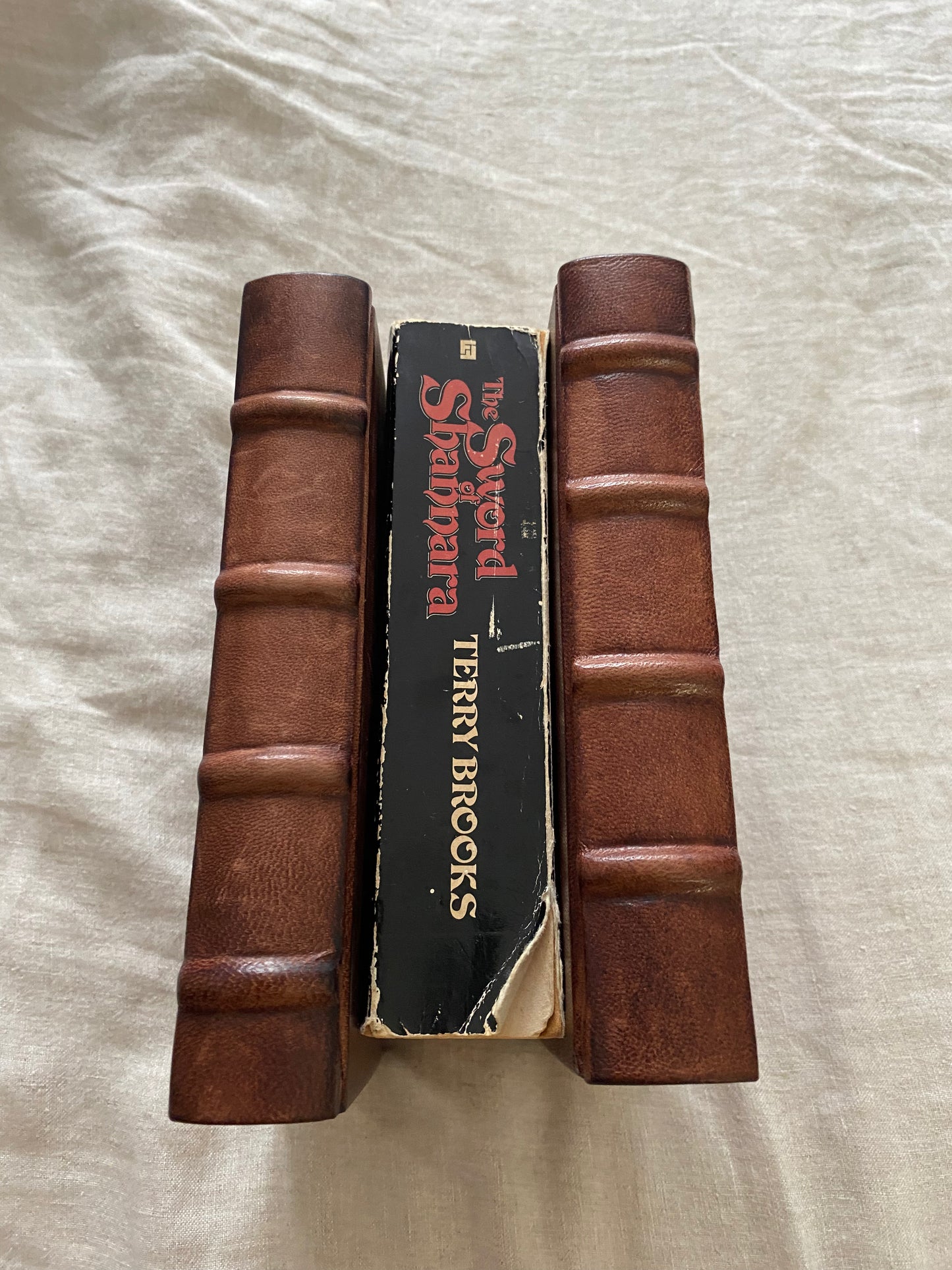 The Sword of Shannara (The Original Shannara Trilogy #1)