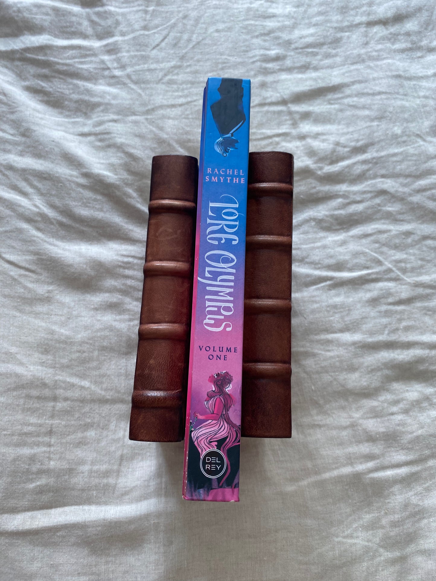 Lore Olympus: Volume One (Lore Olympus Series #1)