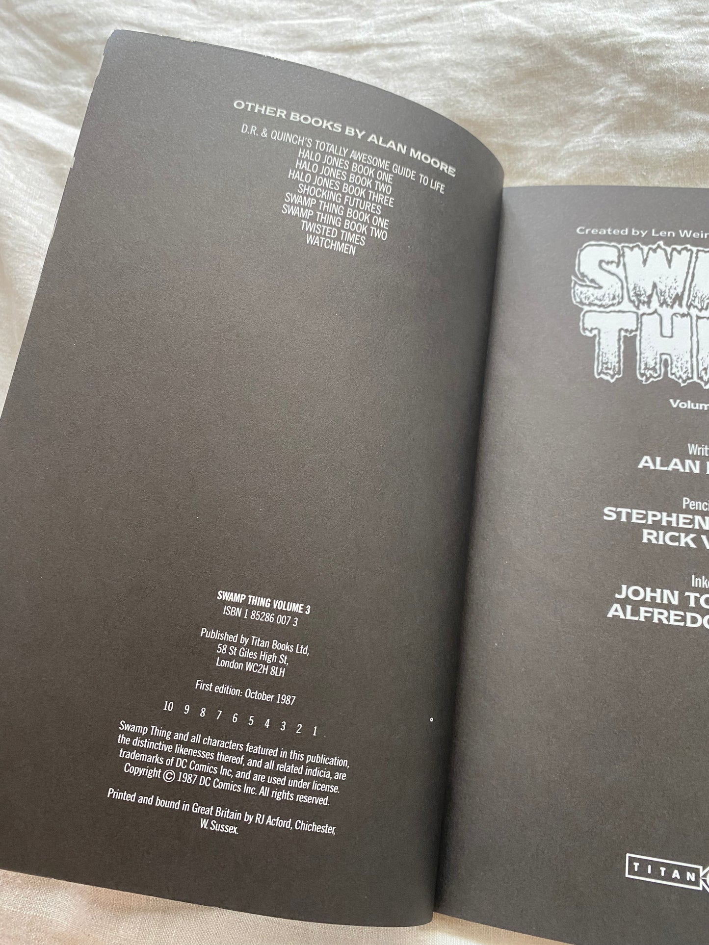 Swamp Thing, Volume 3 (Saga of the Swamp Thing Series)