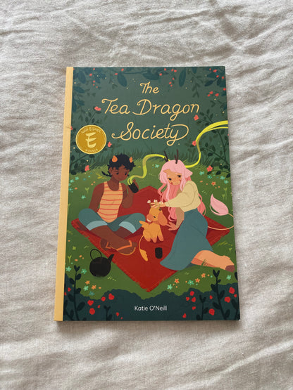 The Tea Dragon Society (The Tea Dragon Society Series #1)