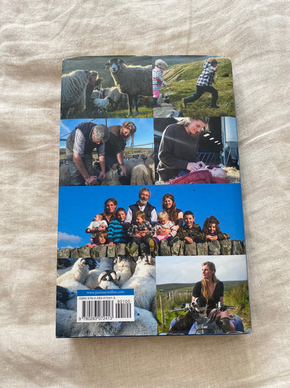 A Year in the Life of the Yorkshire Shepherdess (The Yorkshire Shepherdess #2)