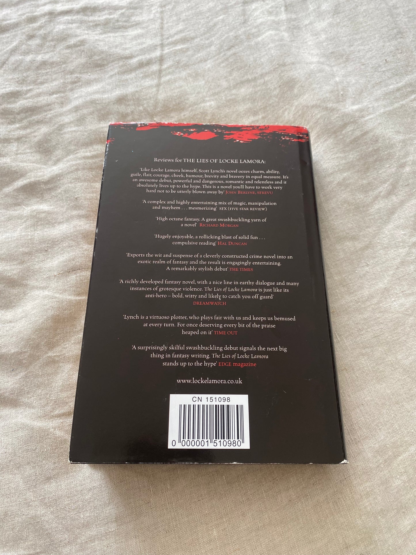 Red Seas Under Red Skies (Gentleman Bastards Series #2)