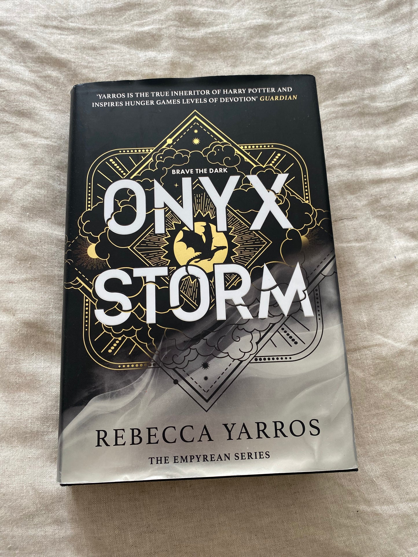 Onyx Storm (The Empyrean Series #3)